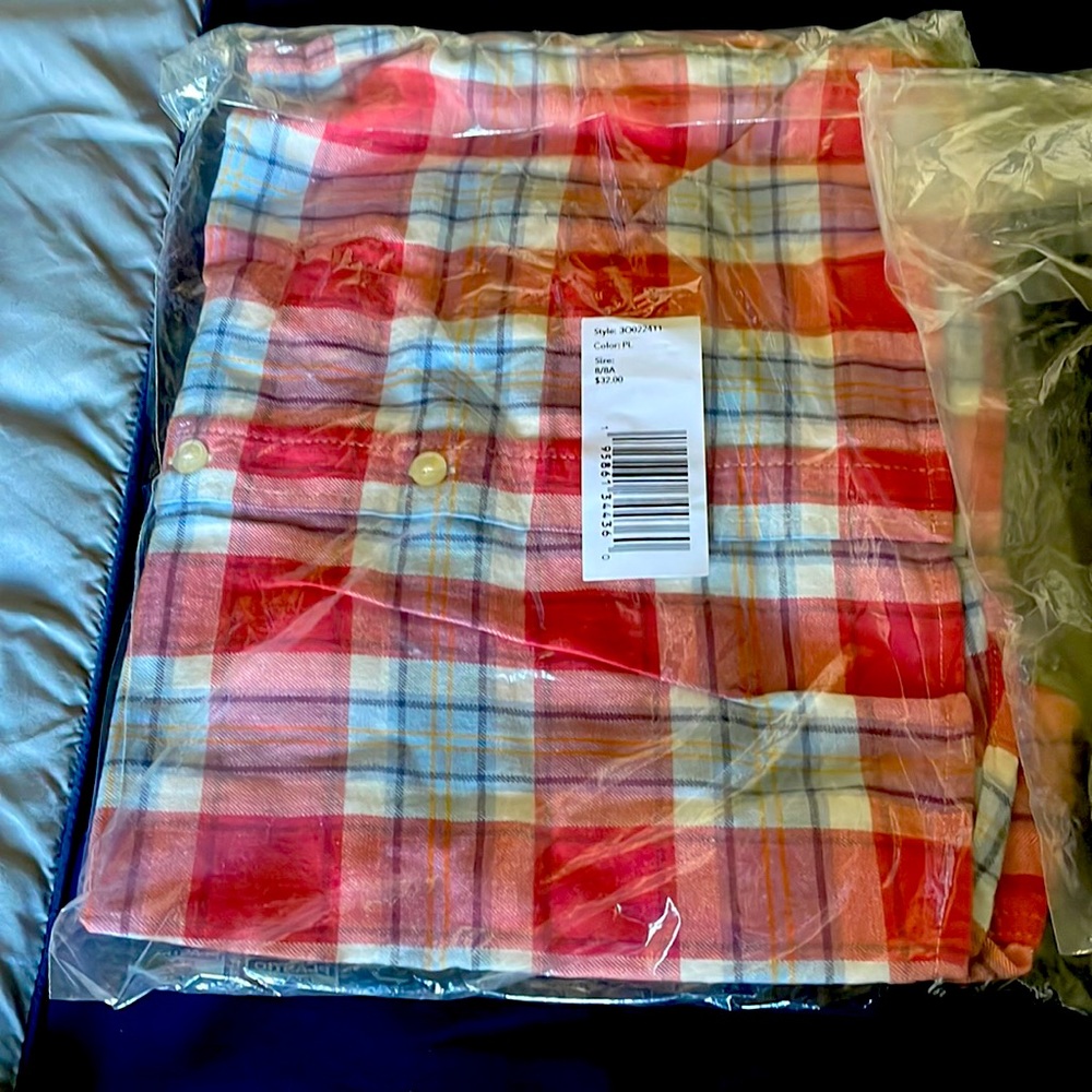 Oshkosh B’Gosh brand new girls and buys clothes